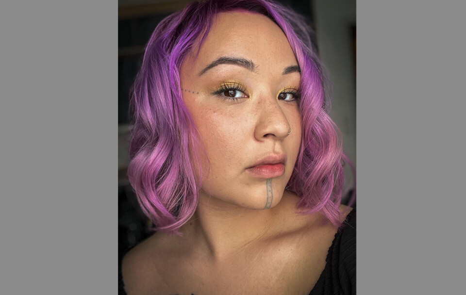 Aka Niviâna Mørch Pedersen sætter fokus på klima, menneskerettigheder og arbejder for at bryde tabu om selvmord i sin instagram-profil.