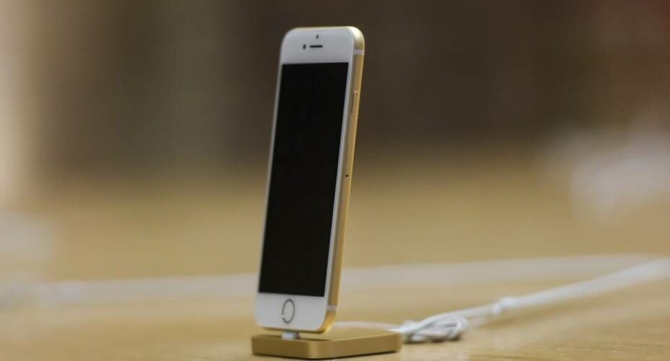 Tre kvartalers nedgang i salget af iPhones er vendt til fremgang. Samtidig sætter Apple omsætningsrekord