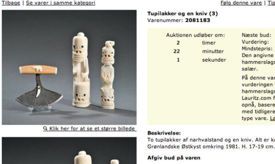 Gamle grønlandske smykker af tand og tak kan være en formue værd, men kniven på billedet er ikke fra 1981, mener tidligere museumsleder i Grønland, Sörine Gejl. Hun kender kunstneren. Kniven er sat til salg på et auktionssite. Foto: Skærmbilled
