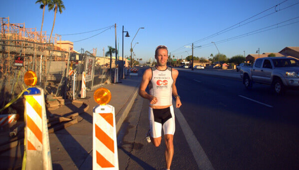 Malik Lynge Reiding siornatigut sisamariarluni Ironman-imik ingerlatsisareerpoq. Uani takuneqarsinnaavoq Arizona-mi Ironman-eqataasoq. Ass. Nammineq pigisaq