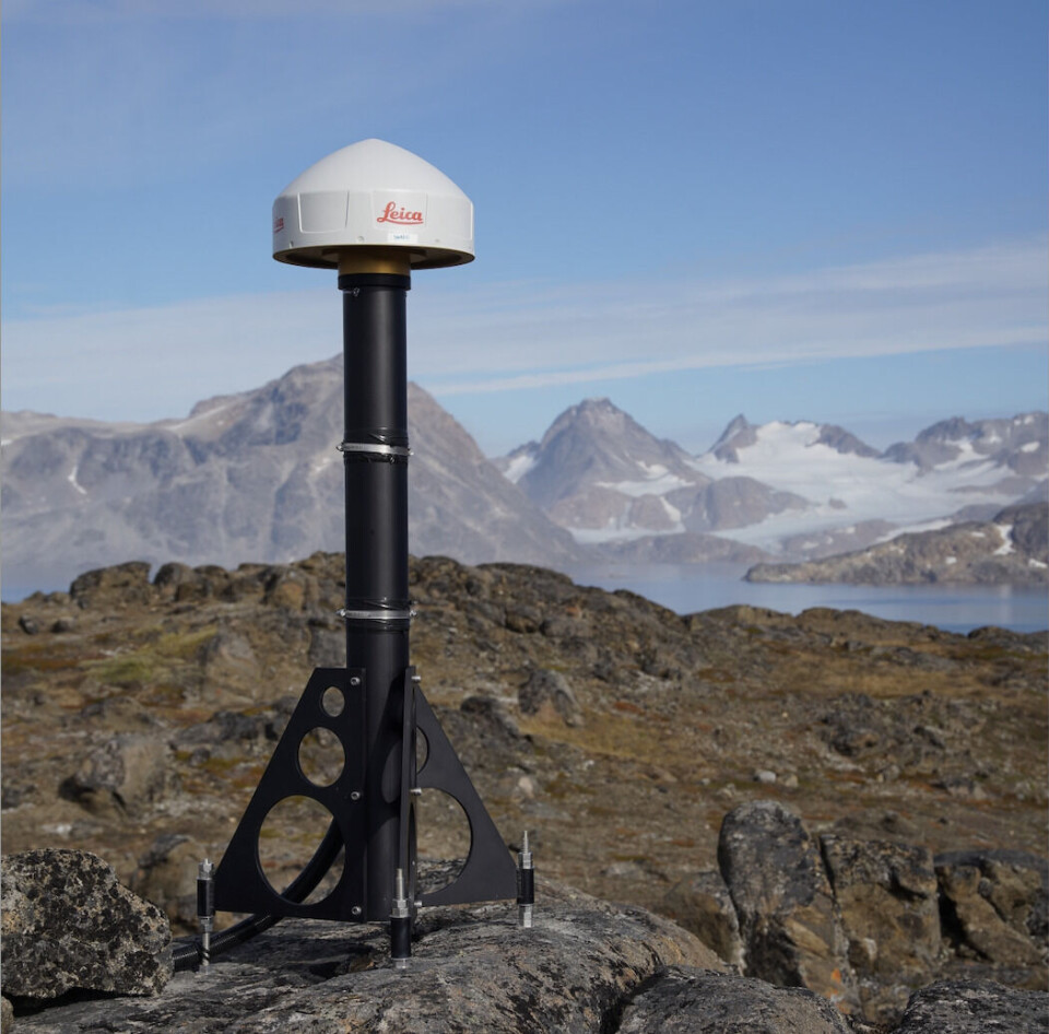 Ved hjælp af en målestation med et magnetometer kan DTU-forskere se, hvordan vejret arter sig i rummet.Den sidste af syv målestationer bliver snart opstillet på Station Nord.