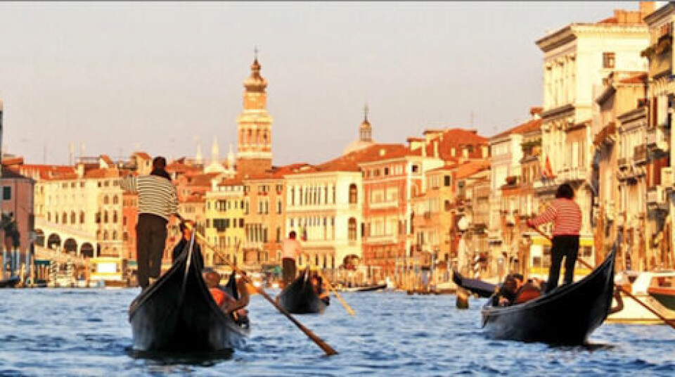 Venedig har sat en stopper for, at store krydstogtskibe kan komme ind i en kanal, der fører til byens historiske center med den berømte Markusplads.