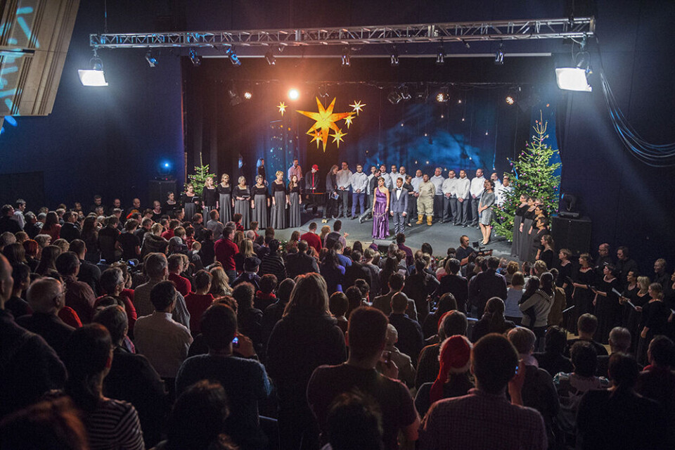 Foto fra Julehilsen-showet, der i 2014 blev sendt fra kulturhuset Katuaq i Nuuk