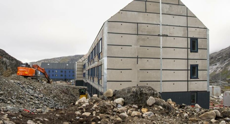 Det kommunale boligselskab Iserit opfører 48 boliger på Pinguaraq i Qinngorput, som i løbet af efteråret står klar til indflytning. Huslejen i en 3-rums bolig på 83 kvadratmeter bliver 7.670,00 kroner + forbruget af el, vand og varme.
