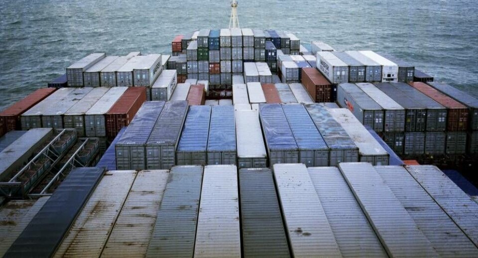 Grønland går imod et internationalt FN/IMO-godkendt lavemissionsområde (Emission Control Area) for skibsfart i Atlanterhavet, da man først vil undersøge de økonomiske konsekvenser for samfundet. Den begrundelse undrer miljøorganisation, der påpeger, at Færøerne er med i forundersøgelserne for en anbefaling, uden at have forpligtet sig til at være med i den endelige ansøgning. Samme strategi kunne Grønland havde valgt.