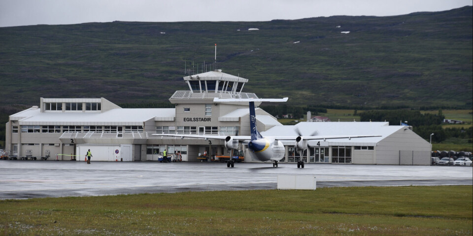 Egilsstaðir Airport skal kunne tage op mod 20 passagerjetfly i tilfælde af, at Keflavik-lufthavnen lukkes midlertidigt.