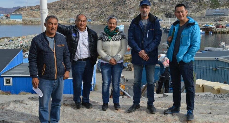 Delegationen, der har base i Upernavik, består blandt andre af følgende (fra venstre): Tønnes Berthelsen, vicedirektør i KNAPK, Jens K. Lyberth, direktør for eksterne relationer og HR i Royal Greenland, Estrella Thomsen, sekretær for SIK-formanden Jess G. Berthelsen, Henrik Sandgreen, formand for KNAPK og Ludvig Larsen, der er medlem af hovedbestyrelsen i SIK