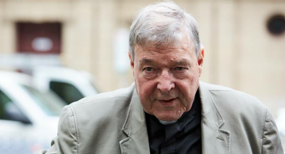 Pavens tidligere rådgiver forgreb sig seksuelt på kordrenge