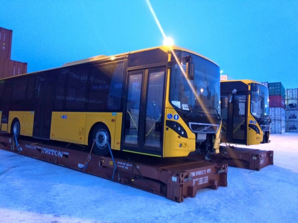 Nuup Bussii (Facebook)Nuup Bussii har ikke angivet, hvad dette hul på bagsiden af bussen betyder Nuup Bussii (Facebook)De to busser er indtil nu monteret fast på grund af transporten Nuup Bussii (Facebook)På sæderne i busserne kan man lige nu se, at de kommer fra Wroclaw i Polen Nuup Bussii (Facebook) Nuup Bussii (Facebook)Nuup Bussii har ikke angivet, hvad dette hul på bagsiden af bussen betyder Nuup Bussii (Facebook)De to busser er indtil nu monteret fast på grund af transporten Nuup Bussii (Facebook)På sæderne i busserne kan man lige nu se, at de kommer fra Wroclaw i Polen Nuup Bussii (Facebook)