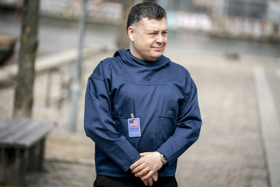 – Når vi taler selvstændighed, er der straks trusler i luften, siger Pele Broberg fra Naleraq, der ved valget i april fik 550 personlige stemmer. Kun overgået af partiformand Hans Enoksen.