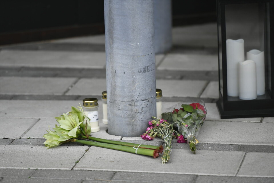 Den 37-årige kvinde havde netop fået fri fra arbejde og sad i sin bil, da overfaldet skete.