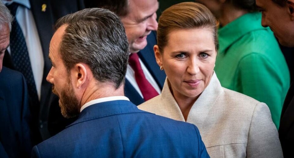Sambandsflokkurin peger på Jakob Ellemann-Jensen (V), mens Javnaðarflokkurin bakker op om Mette Frederiksen (S).