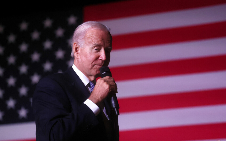 En meningsmåling fra juli viste, at kun 26 procent af Demokraternes vælgere er for, at Biden genopstiller ved præsidentvalget i 2024. De peger på alderen som den største årsag til, at Biden ikke bør gå efter genvalg.