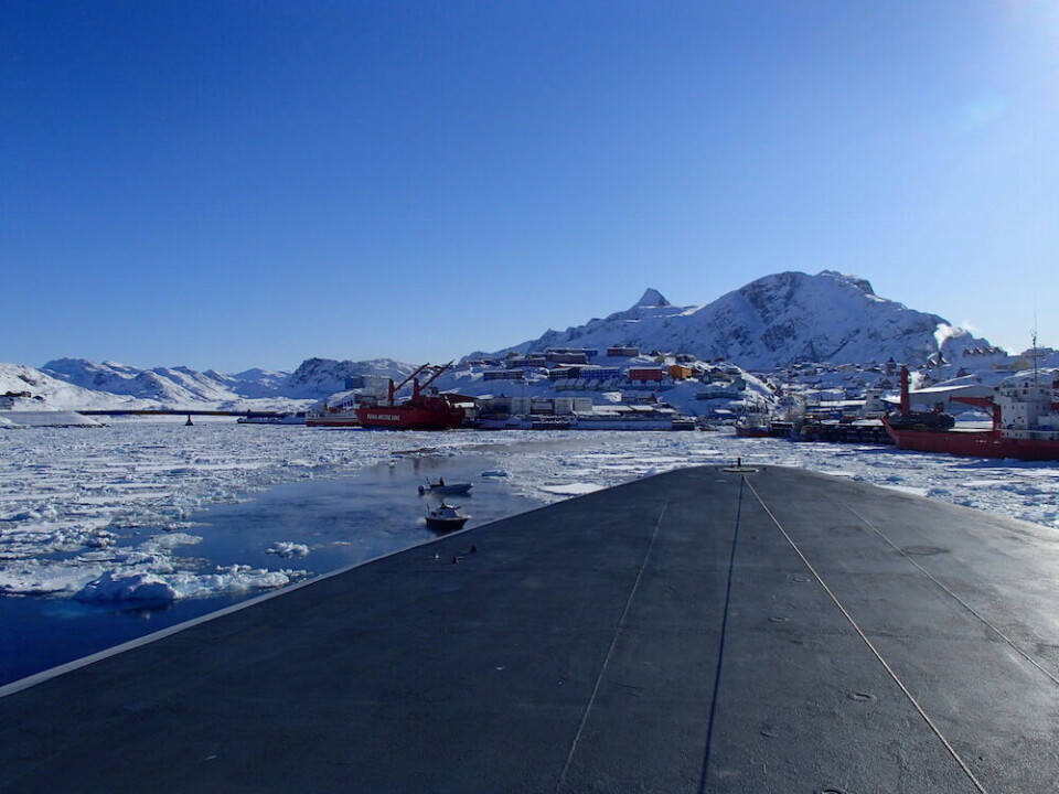 Inspektionsskibet Triton ved at bryde is i Sisimiut Havn Inspektionsskibet Triton Inspektionsskibet Triton Inspektionsskibet Triton Inspektionsskibet Triton Inspektionsskibet Triton