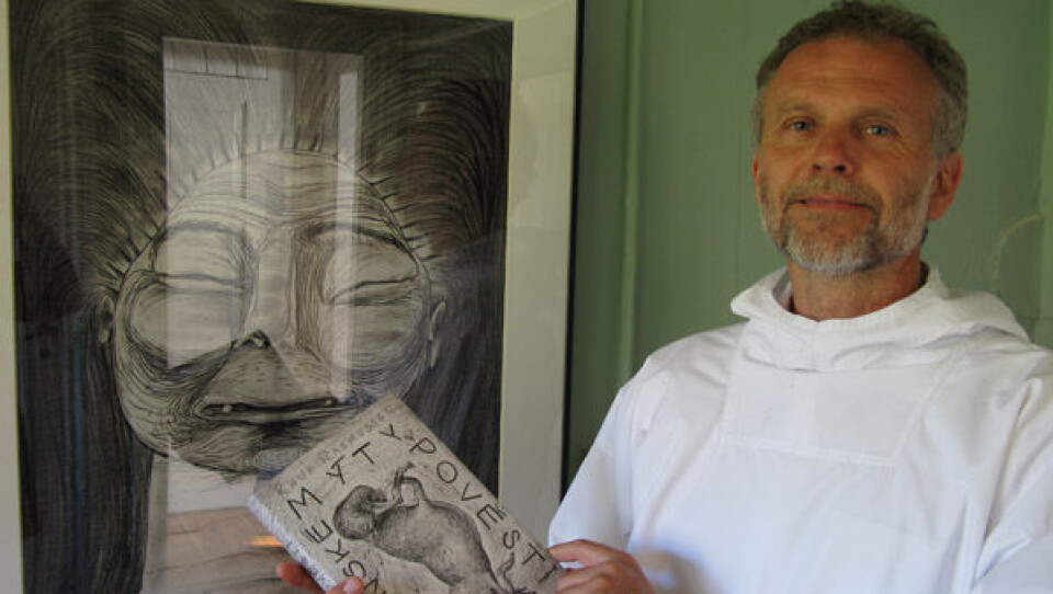 Ambassadør Zdenek Lycka med bogen 'Gronske Myty a Povesti' (Myter og sagn) og en af Martin Veliseks illustrationer i Knud Rasmussens hus ved en tidligere lejlighed. Foto: Steen Ulrik Johannesen. Kilitaq koret i Skive underholdt da museet åbnede Grønlands udstilling. Foto: RTH Carina Serritzlew, museumsleder på Skive Mueseum byder velkommen til ambassadør Zdenek Lycka. Foto: RTH Ambassadør Zdenek Lycka med bogen 'Gronske Myty a Povesti' (Myter og sagn) og en af Martin Veliseks illustrationer i Knud Rasmussens hus ved en tidligere lejlighed. Foto: Steen Ulrik Johannesen. Kilitaq koret i Skive underholdt da museet åbnede Grønlands udstilling. Foto: RTH Carina Serritzlew, museumsleder på Skive Mueseum byder velkommen til ambassadør Zdenek Lycka. Foto: RTH Ambassadør Zdenek Lycka med bogen 'Gronske Myty a Povesti' (Myter og sagn) og en af Martin Veliseks illustrationer i Knud Rasmussens hus ved en tidligere lejlighed. Foto: Steen Ulrik Johannesen.