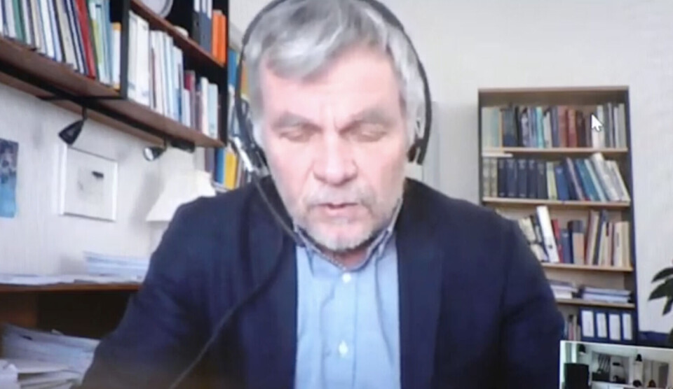 Landslæge Henrik L. Hansen var med på pressemødet via en skype-forbindelse