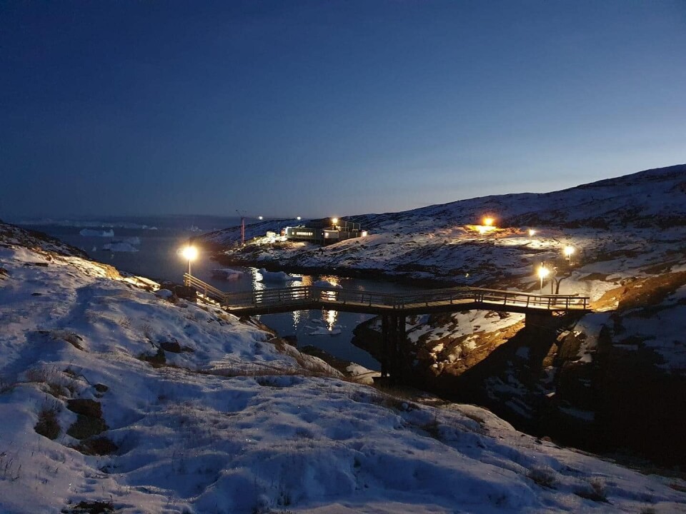 Selvom der er en fiskefabrik i Nutaarmiut er indbyggertallet mere end halveret i vinterperioden, fordi der ikke er en butik i bygden.