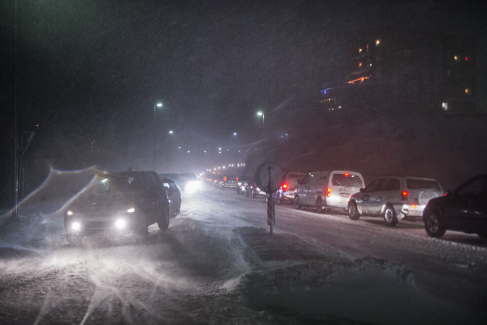 Trafikstop og lange køer i Nuuk mandag morgen