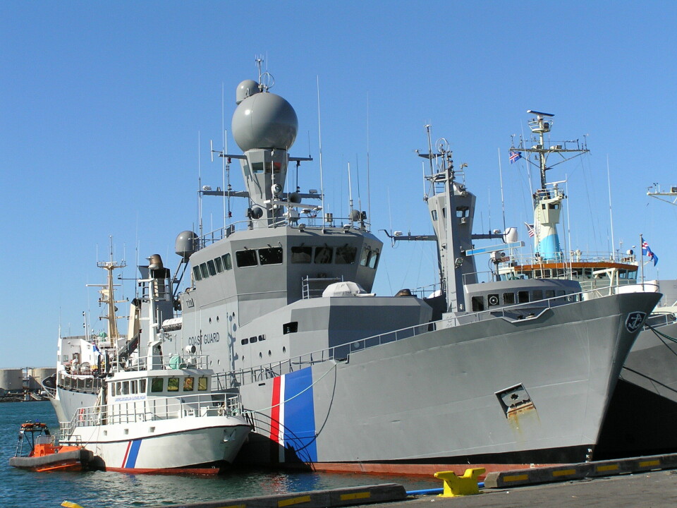 Den islandske kystvagt råder over i alt fire inspektionsskibe i forskellige størrelser. Her ses Baldur, Tyr og Odin. Foran skibene en indsatsbåd fra Odin. Desuden råder den islandske kystvagt tre leasede helikoptere af Super Puma-typen