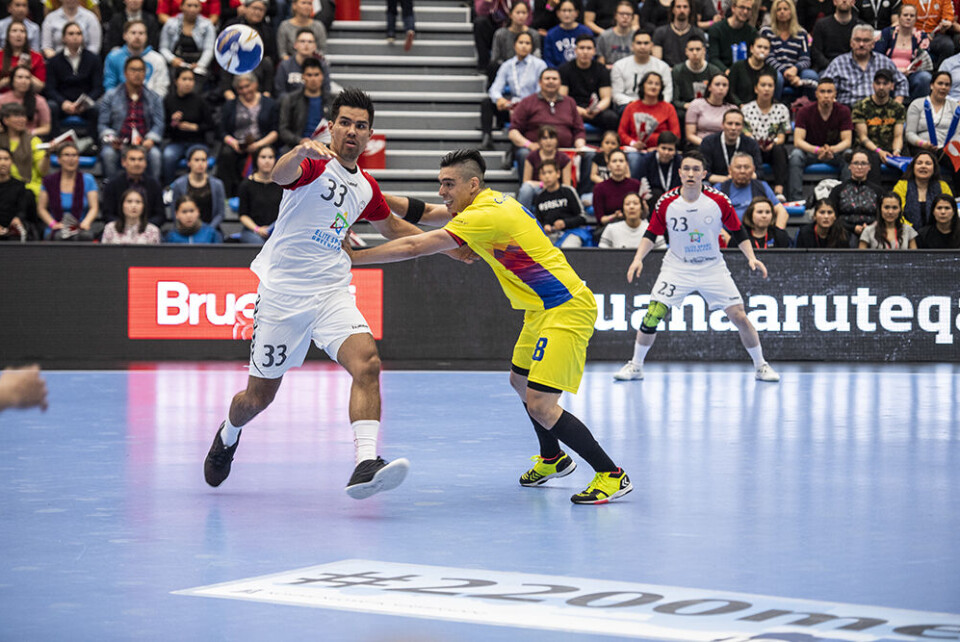 Grønland spillede deres første kamp ved Pan Am. Det blev til 35-24-sejr over Colombia
