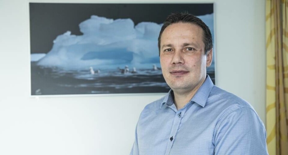 Siumuts formand Erik Jensen kræver selvstyreloven ændret, så alle råstofindtægter i fremtiden tilfalder Grønland: – Rigdommene til lands og til vands tilhører det grønlandske folk.