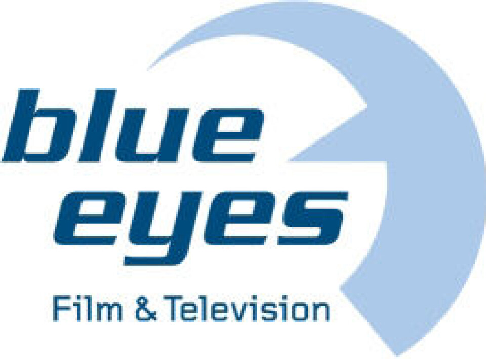Det tyske tv-selskab Blue Eyes leder efter grønlandsk familie til tv-dokumentar./Tyskit Tv-qarfiat Blue Eyes tv-kut piviusulersaarusiassamut ilaqutariinnik anjugaqarfissarsiorput.