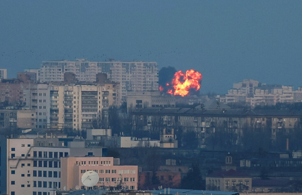 Her ses en eksplosion i Kniv som følge af det massive russiske angreb.