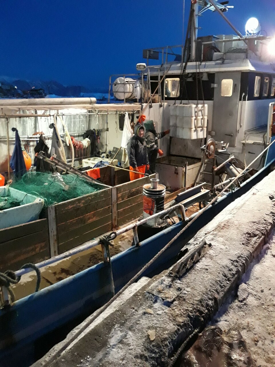 Alle fiskefartøjer over seks meter i forvaltningsområde Uummannaq er stoppet med at fiskeefter hellefisk, og det rammer de mange besætningsmedlemmer, som nu står uden indtjening.