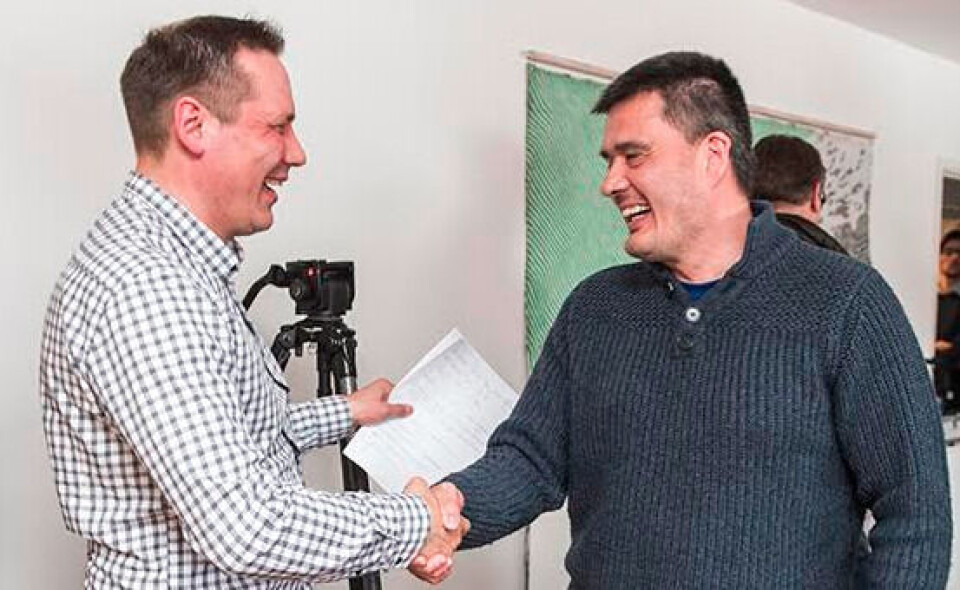 På dette arkivfoto er stemningen mellem Erik Jensen og Kim Kielsen god. Spørgsmålet er, hvad der vil ske, hvis Kielsen får flere personlige stemmer end den nye partiformand. Erik Jensen og Kim Kielsen