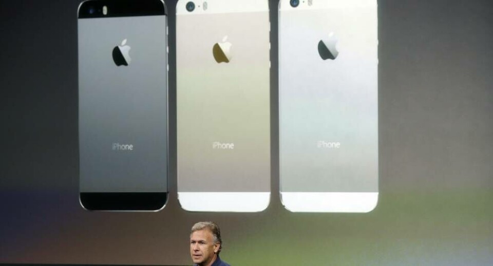 Phil Schiller præsenterer de nye iPhone 5s topmodeller i sort, guld og sølv