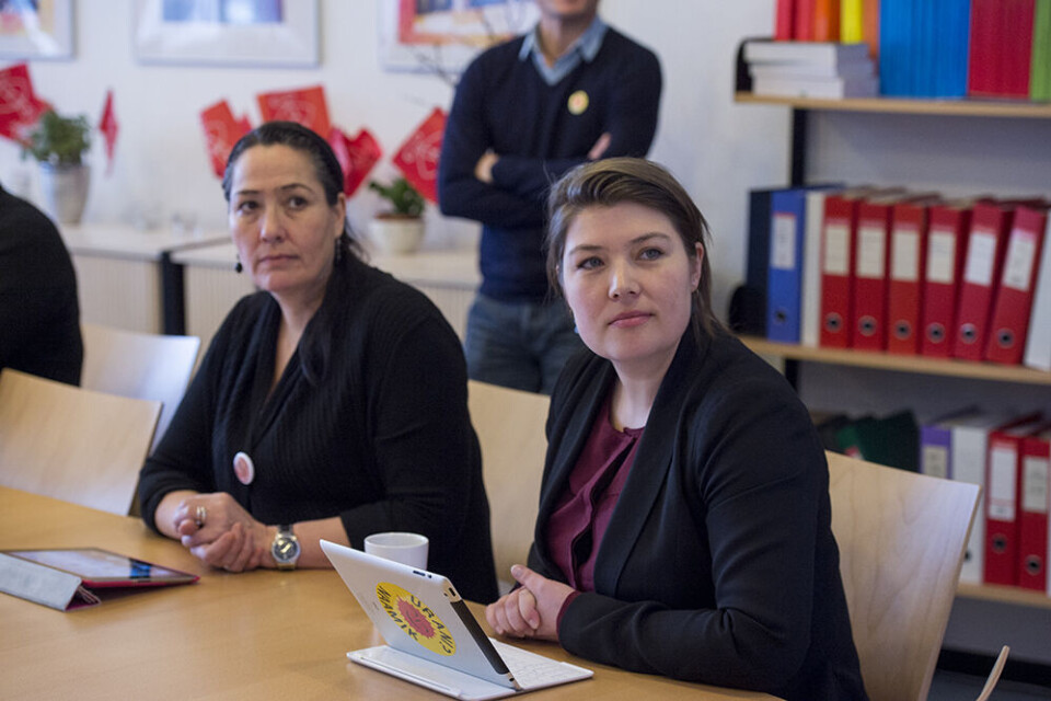 Inuit Ataqatigiits Sara Olsvig ses her til højre