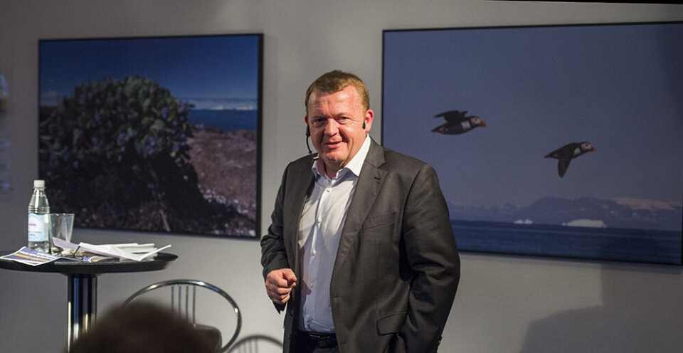 - I mine øjne bør det være en fælles grønlandsk-dansk mærkesag, at gribe de nye muligheder, understregede Lars Løkke Rasmussen. Foto. Leiff Josefsen Leiff Josefsen - Jeg frygter fra min udkikspost i oppositionen, at vi risikerer at blive grebet af det, vi kan kalde respektfuldhedens passivitet. Foto: Leiff Josefsen Lars Løkke: - Efter valget i Grønland, som jeg ikke kan blande mig i, og dannelsen af en koalition, som jeg heller ikke kan blande mig i, og en lidt uklarhed om den fremtidige strategi, som jeg heller ikke kan blande mig i, så mener jeg, at vi har brug for en bredere funderet grønlandsk-dansk strategisk diskussion om hvor vi skal hen. Foto: Leiff Josefsen Lars Løkke Rasmussen opfordrede lørdag aften til et tættere samarbejde mellem Danmark og Grønland om den nye råstofudvikling, Grønland står overfor. Foto: Leiff Josefsen - Vi bør have en fælles vision for rigsfællesskabets fremtid, og jeg er overbevist om, at vi kan hjælpe hinanden i stedet for at arbejde i hver sin retning, sagde Lars Løkke Rasmussen. Foto: Leiff Josefsen - I mine øjne bør det være en fælles grønlandsk-dansk mærkesag, at gribe de nye muligheder, understregede Lars Løkke Rasmussen. Foto. Leiff Josefsen Leiff Josefsen - Jeg frygter fra min udkikspost i oppositionen, at vi risikerer at blive grebet af det, vi kan kalde respektfuldhedens passivitet. Foto: Leiff Josefsen Lars Løkke: - Efter valget i Grønland, som jeg ikke kan blande mig i, og dannelsen af en koalition, som jeg heller ikke kan blande mig i, og en lidt uklarhed om den fremtidige strategi, som jeg heller ikke kan blande mig i, så mener jeg, at vi har brug for en bredere funderet grønlandsk-dansk strategisk diskussion om hvor vi skal hen. Foto: Leiff Josefsen Lars Løkke Rasmussen opfordrede lørdag aften til et tættere samarbejde mellem Danmark og Grønland om den nye råstofudvikling, Grønland står overfor. Foto: Leiff Josefsen - Vi bør have en fælles vision for rigsfællesskabets fremtid, og jeg er overbevist om, at vi kan hjælpe hinanden i stedet for at arbejde i hver sin retning, sagde Lars Løkke Rasmussen. Foto: Leiff Josefsen - I mine øjne bør det være en fælles grønlandsk-dansk mærkesag, at gribe de nye muligheder, understregede Lars Løkke Rasmussen. Foto. Leiff Josefsen Leiff Josefsen