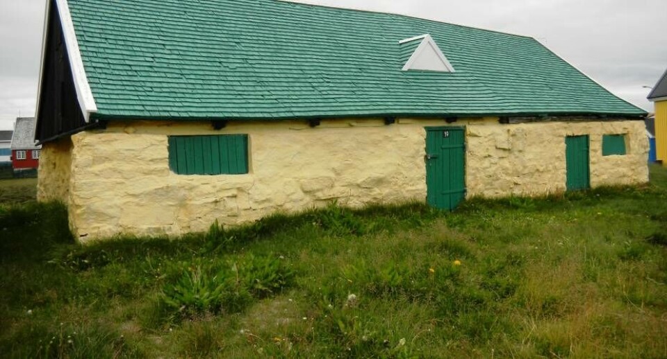 Gedestalden Paamiut MuseumGedestaldens mur var fuld af huller Paamiut MuseumGedestaldens mur efter reparation og kalkning Paamiut MuseumTranhuset får nyt tagpap Paamiut MuseumTranhusets tag i gang med at blive renoveret Paamiut MuseumTranhuset repareres Paamiut MuseumArbejdet i gang på fiskepakhusene Paamiut MuseumDet ses tydeligt, at husene trænger til maling. Her er gavlen malet halvt færdig Paamiut MuseumFiskepakhusene males med linoliemaling Paamiut MuseumFiskepakhusene ved arbejdets begyndelse Paamiut MuseumFiskepakhusenes bro står snart for tur Paamiut MuseumGavlene tjæres med trætjære Paamiut MuseumGedestalden Paamiut MuseumGedestaldens mur var fuld af huller Paamiut MuseumGedestaldens mur efter reparation og kalkning Paamiut MuseumTranhuset får nyt tagpap Paamiut MuseumTranhusets tag i gang med at blive renoveret Paamiut MuseumTranhuset repareres Paamiut MuseumArbejdet i gang på fiskepakhusene Paamiut MuseumDet ses tydeligt, at husene trænger til maling. Her er gavlen malet halvt færdig Paamiut MuseumFiskepakhusene males med linoliemaling Paamiut MuseumFiskepakhusene ved arbejdets begyndelse Paamiut MuseumFiskepakhusenes bro står snart for tur Paamiut MuseumGavlene tjæres med trætjære Paamiut Museum