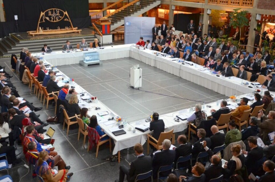 Det er en del af koalitionens strategi, når Grønland har valgt at blive væk fra møderne i Arktisk Råd. Målet er at få mere indflydelse.