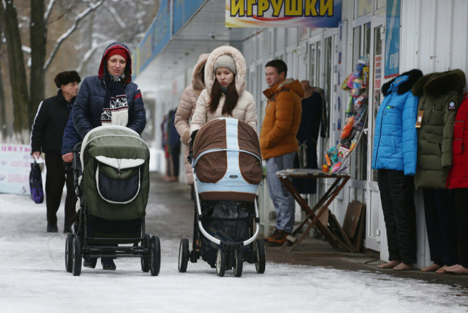 Nyligt billede fra den belejrede ukrainske by Avdijivka i det østlige Ukraine, som er i fare for at blive indtaget af russiske styrker. En talsmand for det ukrainske militær siger, at den 'komplicerede situation' med at bringe forsyninger ind og evakuere nogle få hundrede tilbageværende civile er begyndt.