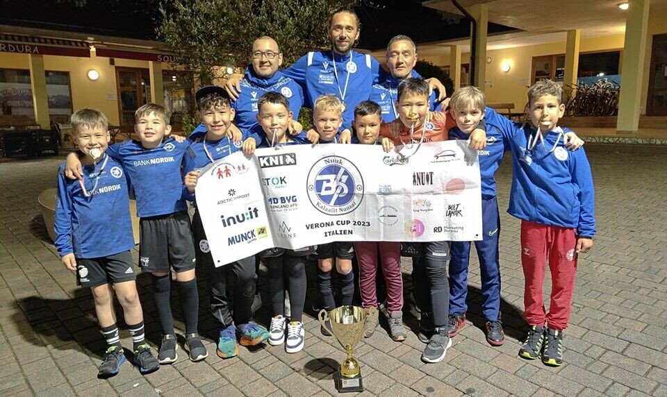 Nuuk-drenge hiver guld hjem fra Italien