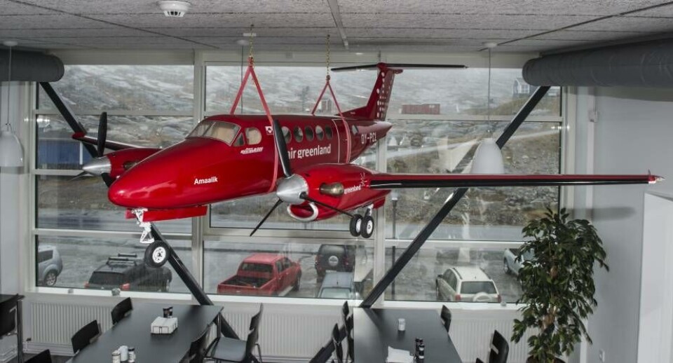 Flyet er i dag udstillet i Air Greenlands kantine Leiff JosefsenModelflyet vejer knapt 25 kilo og er bygget i størrelsesforholdet 1:5 Leiff JosefsenCarl Lynnerup har selv bygget langt hovedparten af modelflyet YoutubeFlyet er i dag udstillet i Air Greenlands kantine Leiff JosefsenModelflyet vejer knapt 25 kilo og er bygget i størrelsesforholdet 1:5 Leiff JosefsenCarl Lynnerup har selv bygget langt hovedparten af modelflyet YoutubeFlyet er i dag udstillet i Air Greenlands kantine Leiff Josefsen