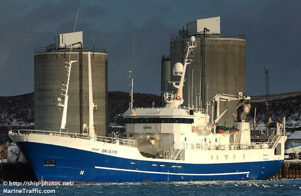 Trawleren Erika hører hjemme i Tasiilaq. Den ejes af East Greenland Codfish, der igen ejes af blandt andre Polar Seafood. Erika blev i dag nægtet tilladelse til at losse sin fangst af makrel. Foto: SHIP-PHOTOS.NET/MARINETRAFFIC.COM