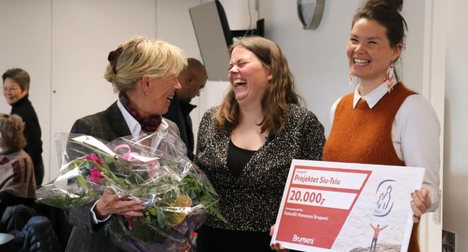 Direktør i Siu-Tsiu, Hanne Danielsen oplyser at borgerne i Tasiilaq løfter i flok, og at prisen derfor er dedikeret til borgerne.
