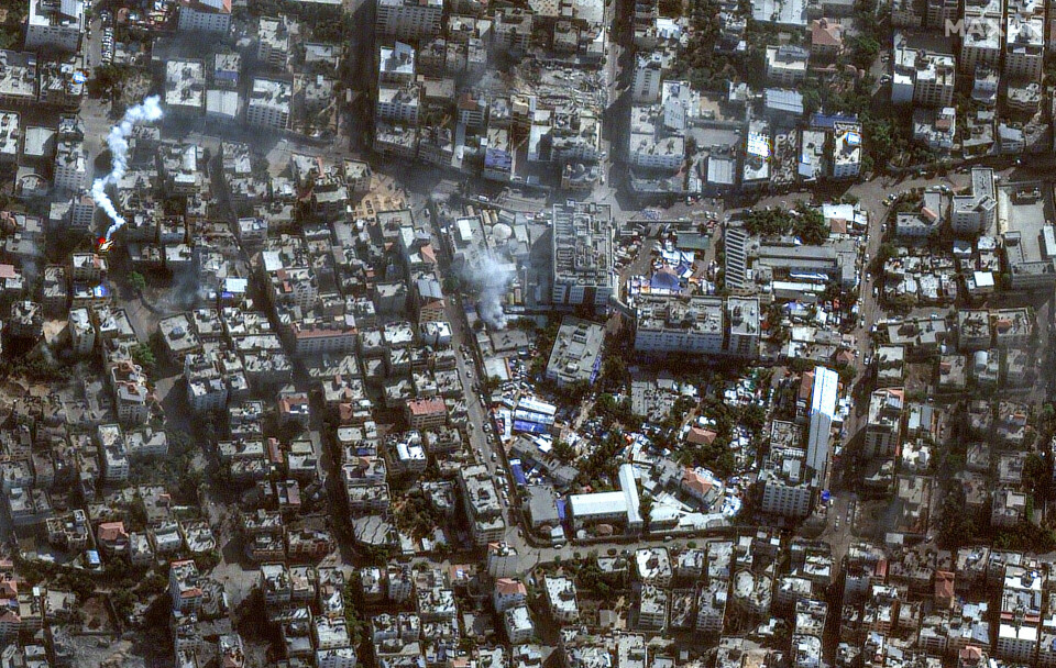 Et satellitbillede af Gazas største hospital, Al-Shifa.