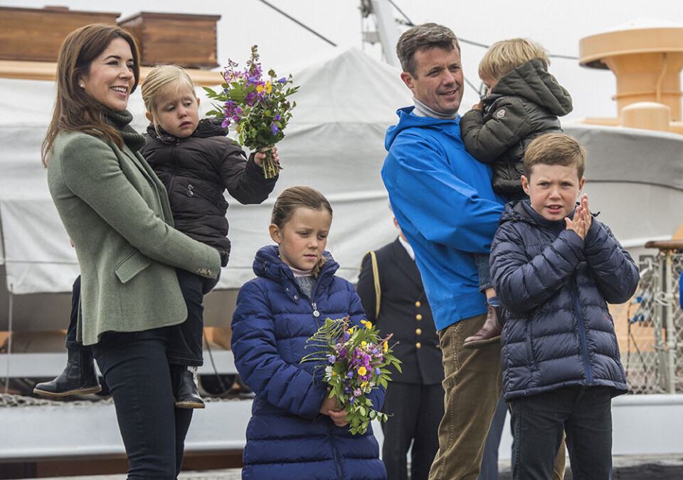 Hele kronprinsfamilien på havnen i Nanortalik lørdag eftermiddag Kronprinsfamilien, Nanortalik