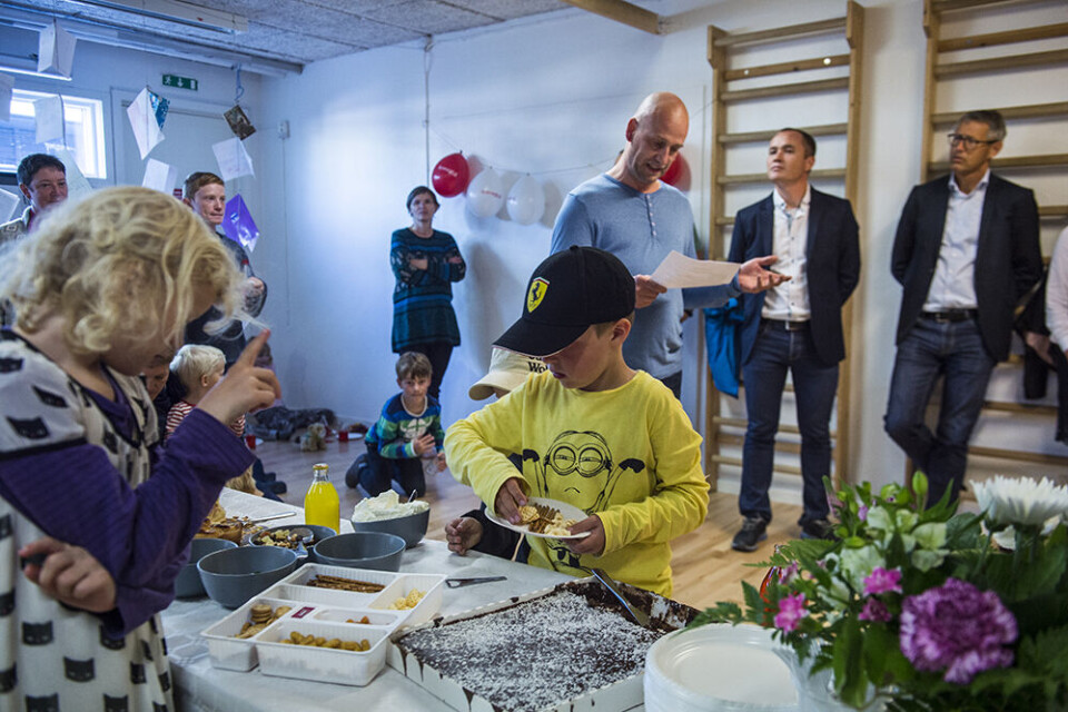 Leiff JosefsenNiels Nygaard, atuarfiup aallartisaasuisa ilaat oqalugiarpoq Leiff JosefsenAngajoqqaat atuarfiullu ikinngutai ilassinninnermut aggerput Leiff JosefsenAngajoqqaat atuarfiullu ikinngutai ilassinninnermut aggerput Leiff Josefsen Leiff JosefsenAtuarfiup pisortaa Pilo Samuelsen oqalugiarpoq Leiff Josefsen