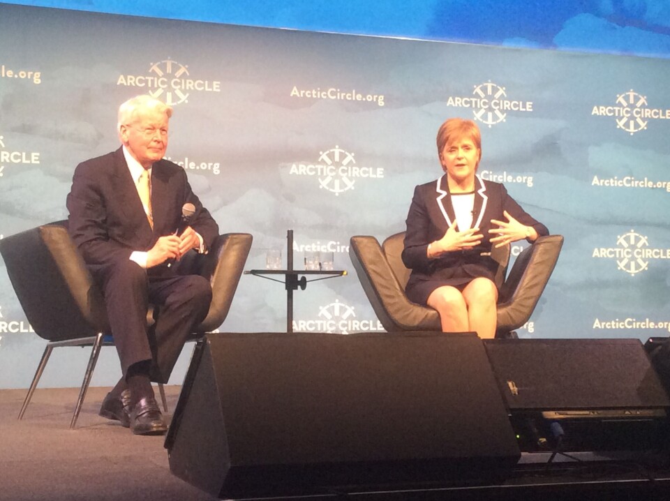 Skotlands premietminister Nicola Sturgeon og islands forhenværende præsident Olafur Grimsson ved Arctic Circle konferencen