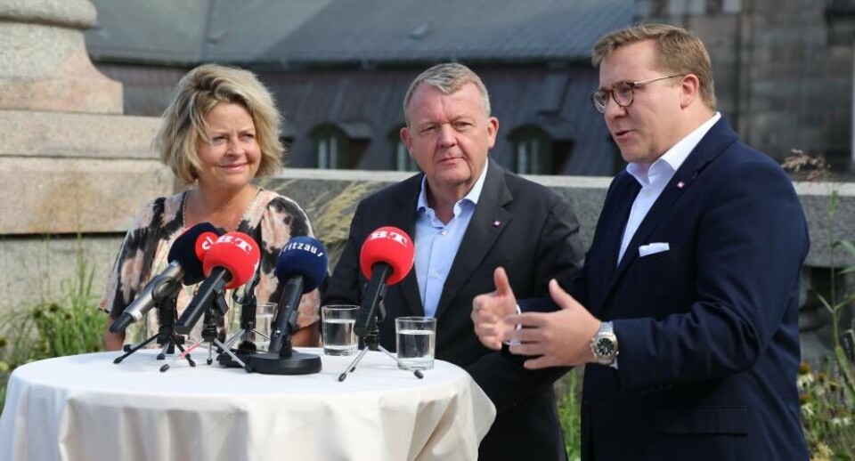 Erhvervskvinden Stine Bosse, der siden 2015 har været formand for NunaOil (i dagNunaGreen) er spidskandidat for Moderaterne til det kommende Europaparlamentsvalg, ogvælger derfor at trække sig fra formandsposten i NunaGreen. På billedet Stine Bosse sammen med formand for Moderaterne Lars Løkke Rasmussen og hans søn Bergur Løkke Rasmussen, der ligeledes er opstillet til Europa-Parlamentet for partiet.