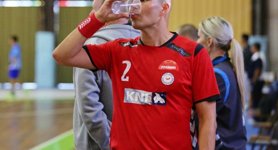 Rasmus Larsen sætter rekord i hver eneste kamp Knud Fl. LarsenPatrick Frederiksen, Gustav Ostermann Egede og Isak Olsen med debutantfrisure Knud Fl. LarsenUruguay Columbia 0-2 Knud Fl. Larsen Johannes Groth med endnu en scoring. Knud Fl. LarsenGrønlands topscorer Akutaaneq Kreutzmann. Knud Fl. LarsenNationalmelodien afspilles Knud Fl. LarsenRasmus Larsen sætter rekord i hver eneste kamp Knud Fl. LarsenPatrick Frederiksen, Gustav Ostermann Egede og Isak Olsen med debutantfrisure Knud Fl. LarsenUruguay Columbia 0-2 Knud Fl. Larsen Johannes Groth med endnu en scoring. Knud Fl. LarsenGrønlands topscorer Akutaaneq Kreutzmann. Knud Fl. LarsenNationalmelodien afspilles Knud Fl. Larsen