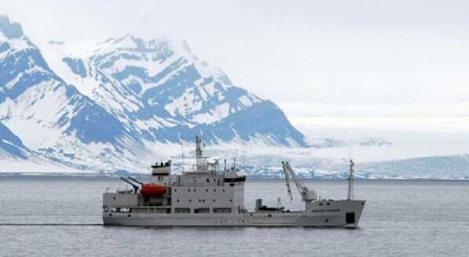 Stigende havtemperatur ved Svalbard bør medføre en beredsskabsplan, mener norsk professor. Foto: Sysselmannen på Svalbard