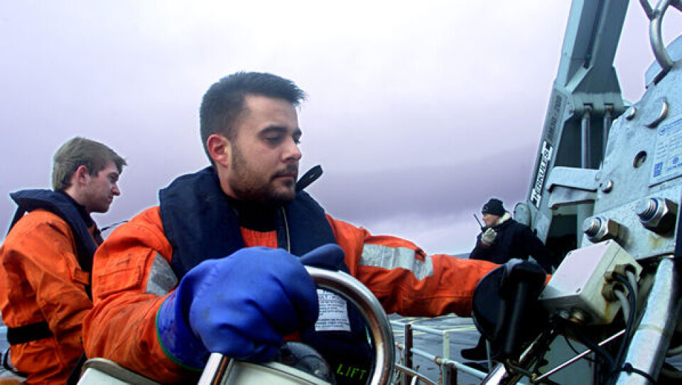 De værnepligtige på inspektionsskibet Triton fik mulighed for at tage speedbådscertifikat i nydelige omgivelser ved Narsarsuaq. Foto: Søren Osgood, Polfoto