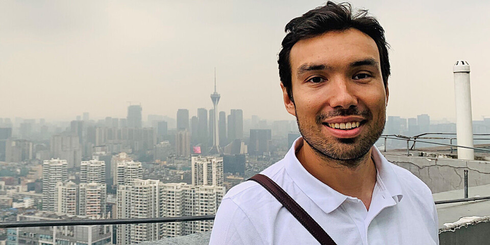 Nick Bæk, der studerer i Kina, opfordrer grønlænderne til at vise forståelse og medfølelse med kineserne.