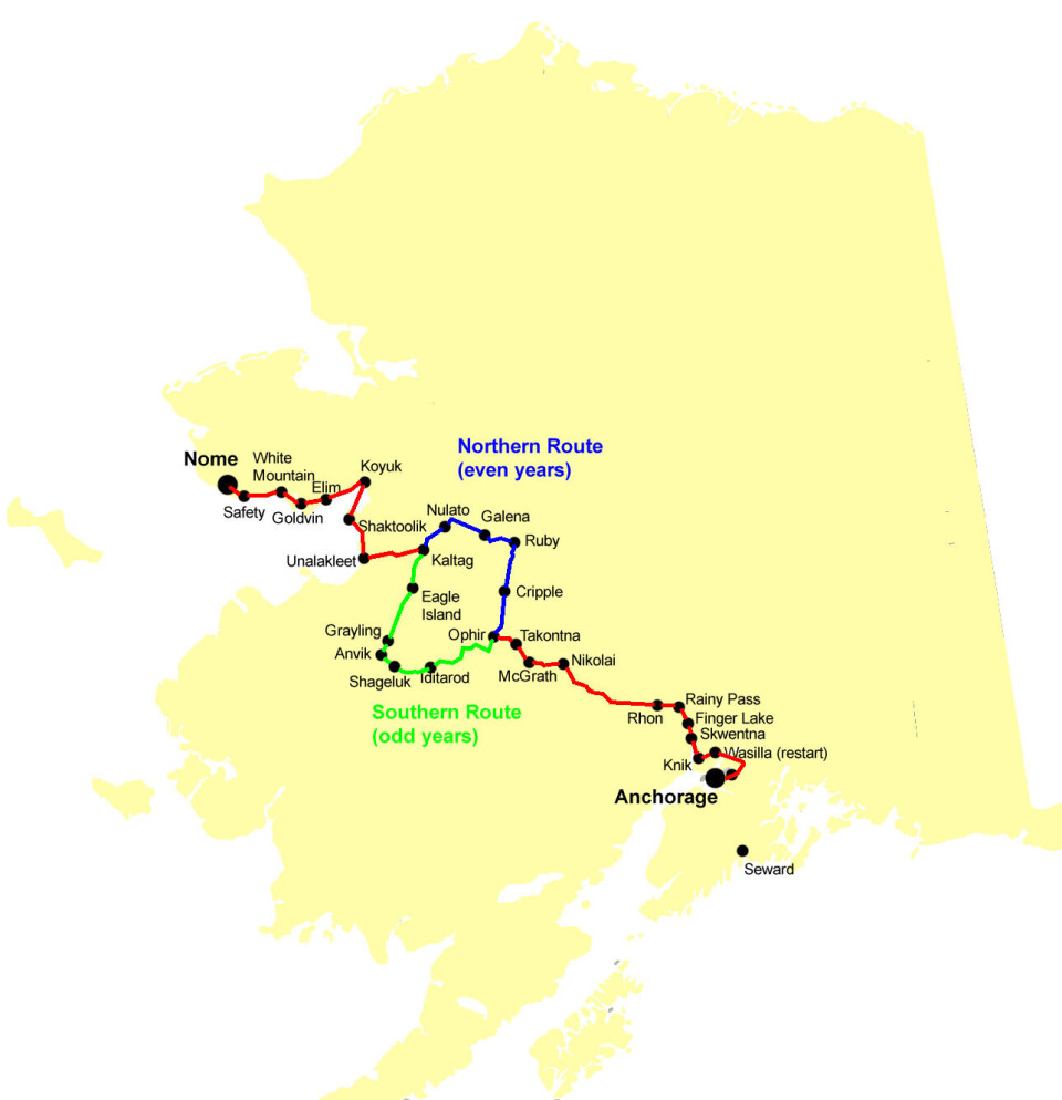 Den godt 1.500 kilometer lange rute går fra Anchorage til Nome ved Beringstrædet. På ulige år – og altså i år – køres den sydlige rute, der er markeret med grønt på kortet. De første førere har passeret Shageluk.