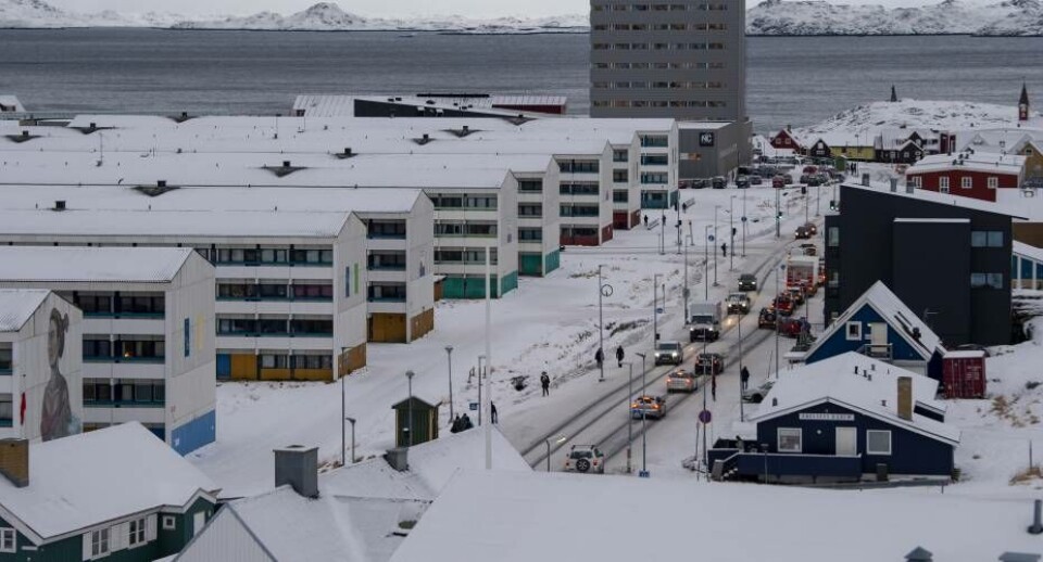 Med finanslovens driftstilskud på 4,9 millioner kroner kan den varslede huslejestigning i syv afselvstyrets boligafdelinger trækkes tilbage. For de 565 lejere på Store Slette i Nuuk lød varslingenpå 2,0 procent, men nu betaler landskassen for huslejestigningen.